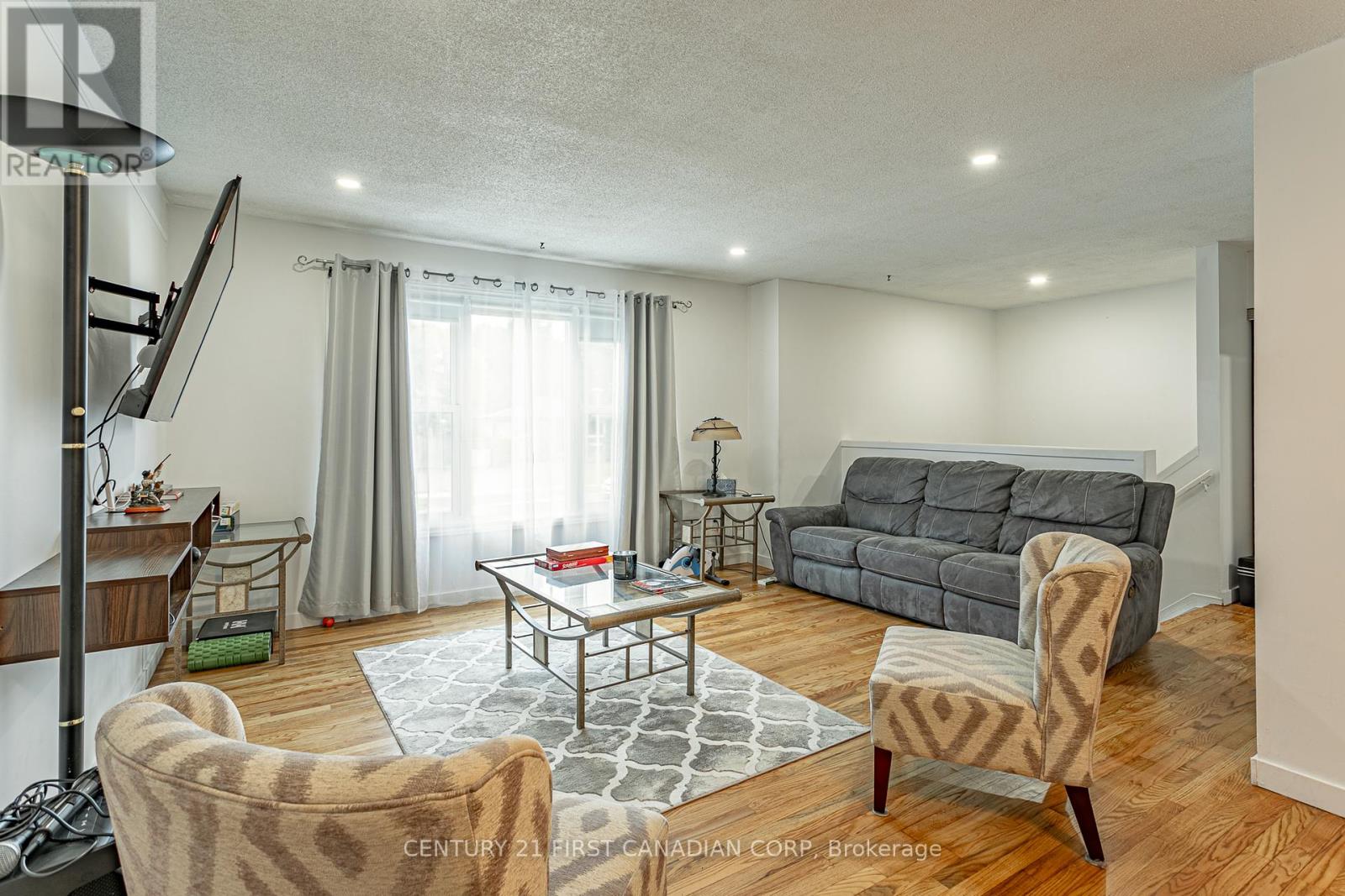 140 River Run Terrace, London East, Ontario  N5W 5Z1 - Photo 3 - X12431700