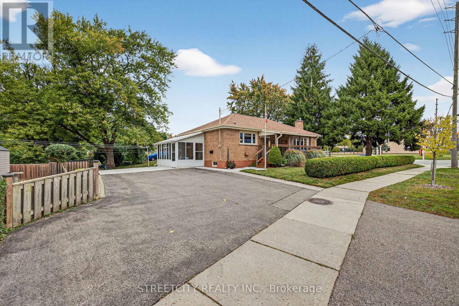 1892 Wavell Street, London East, Ontario  N5W 2E5 - Photo 3 - X12431702