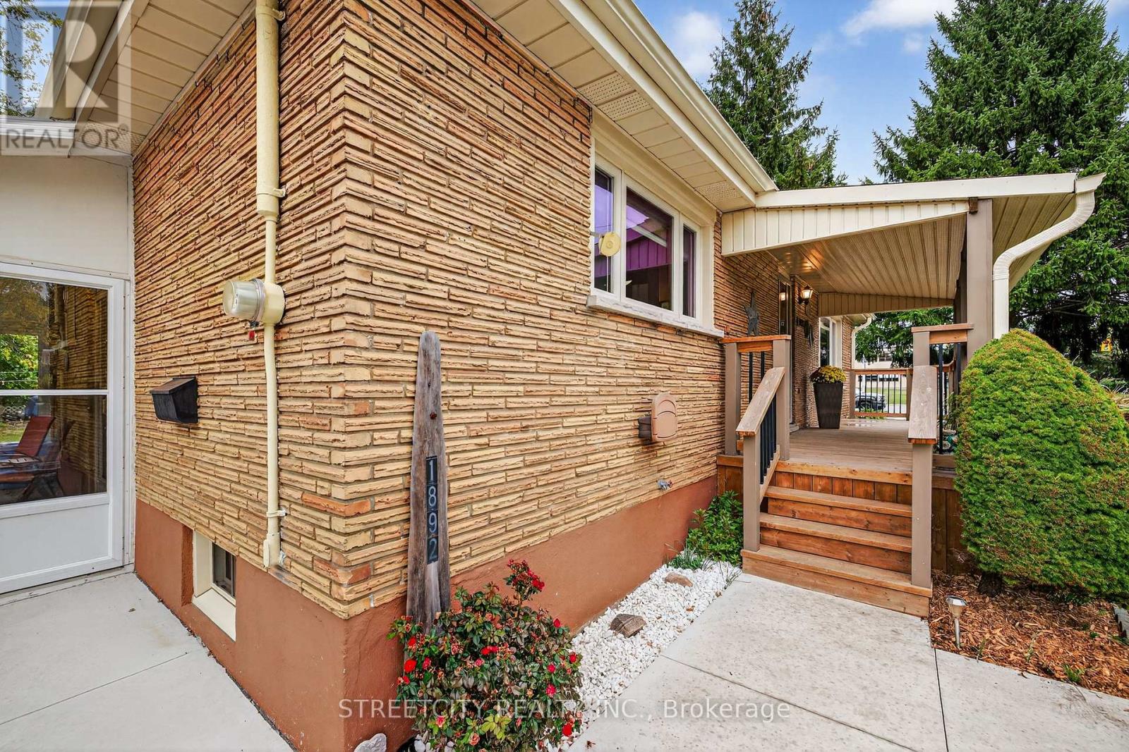 1892 Wavell Street, London East, Ontario  N5W 2E5 - Photo 5 - X12431702