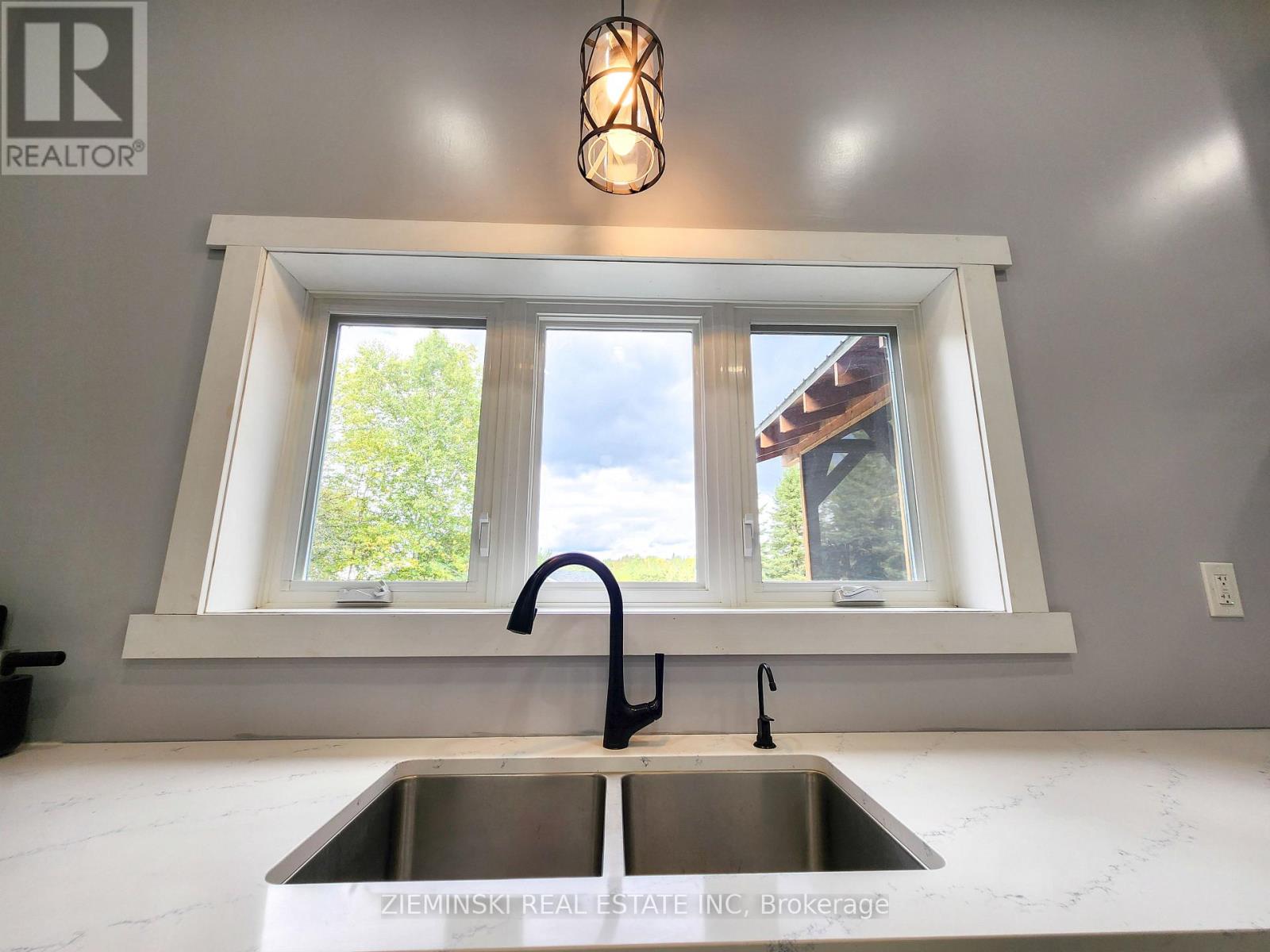 1016 Highway Beach Road, Iroquois Falls, Ontario  P0K 1G0 - Photo 13 - T12431699