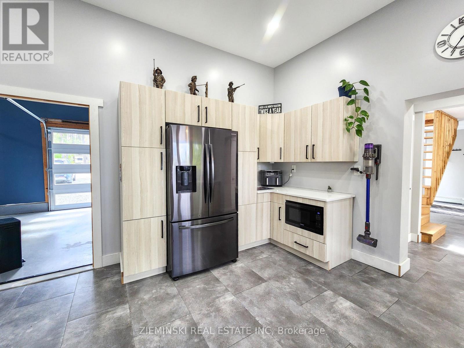 1016 Highway Beach Road, Iroquois Falls, Ontario  P0K 1G0 - Photo 14 - T12431699