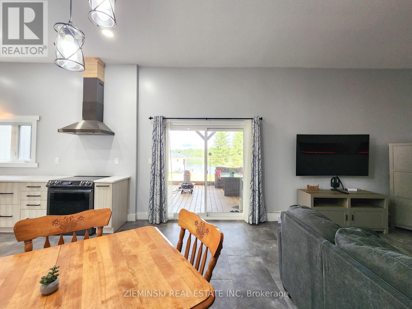 1016 Highway Beach Road, Iroquois Falls, Ontario  P0K 1G0 - Photo 8 - T12431699