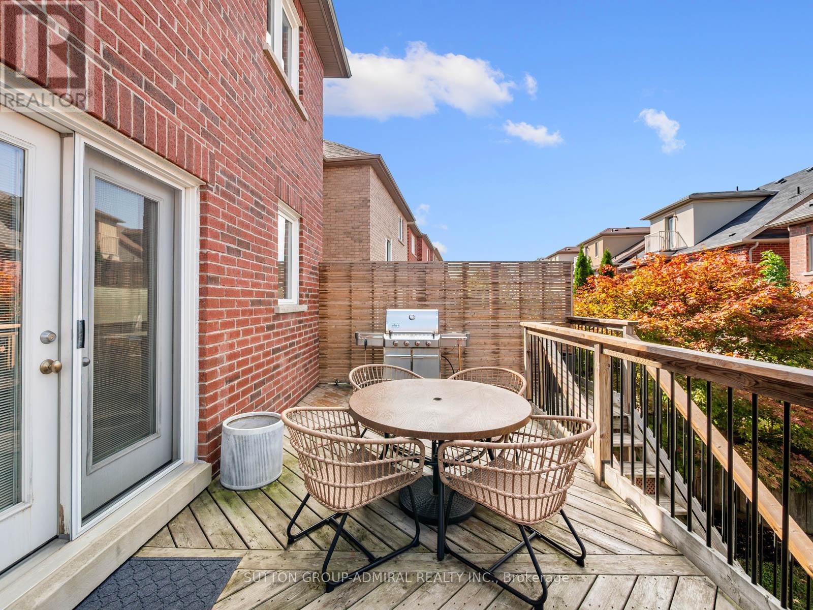 1057 Warby Trail, Newmarket, Ontario  L3X 3H6 - Photo 35 - N12431563