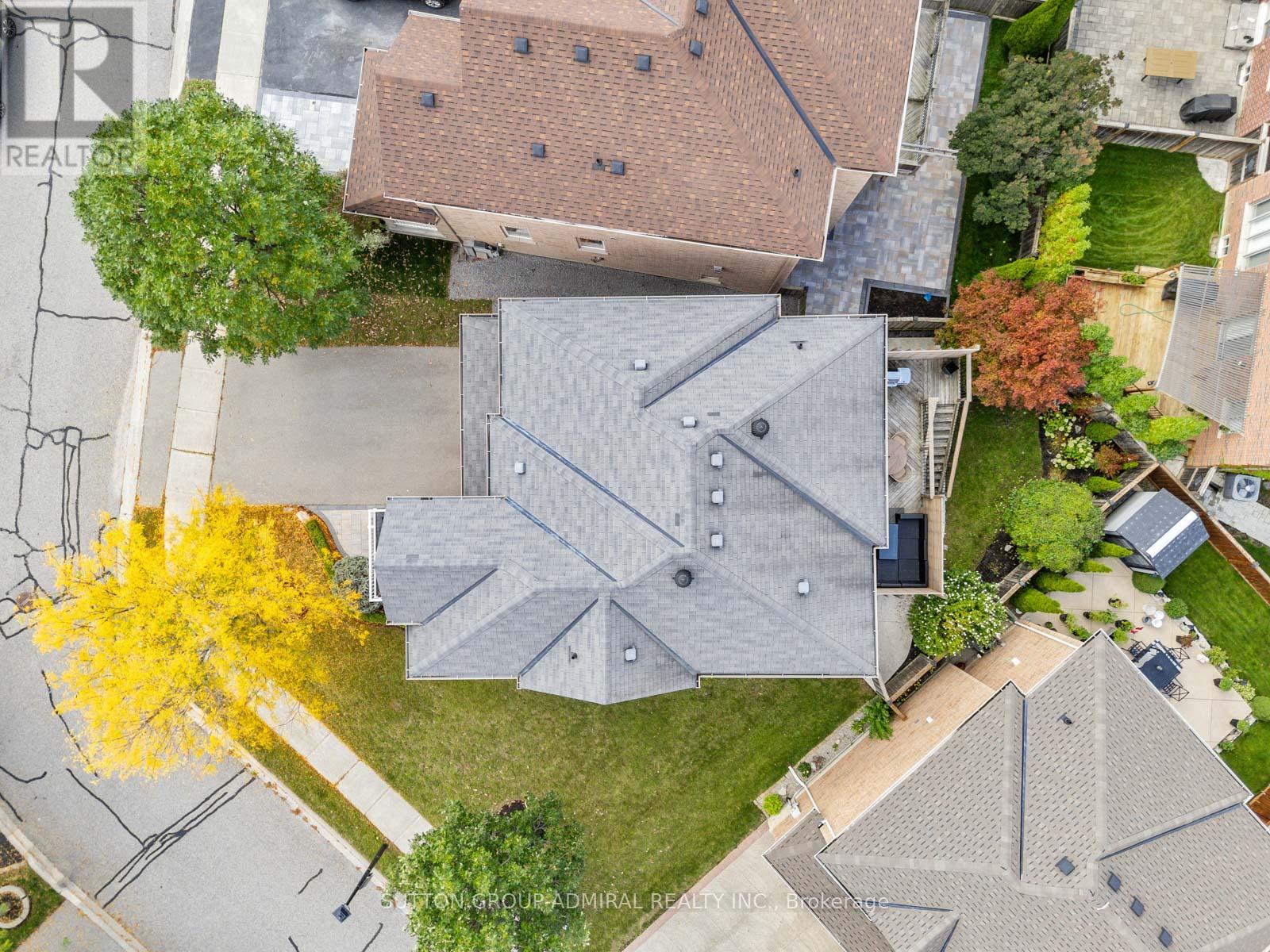 1057 Warby Trail, Newmarket, Ontario  L3X 3H6 - Photo 43 - N12431563