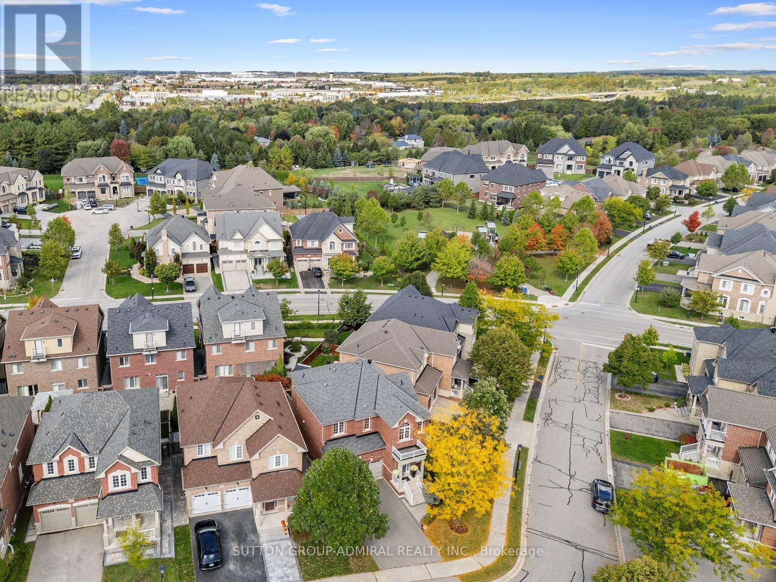 1057 Warby Trail, Newmarket, Ontario  L3X 3H6 - Photo 45 - N12431563