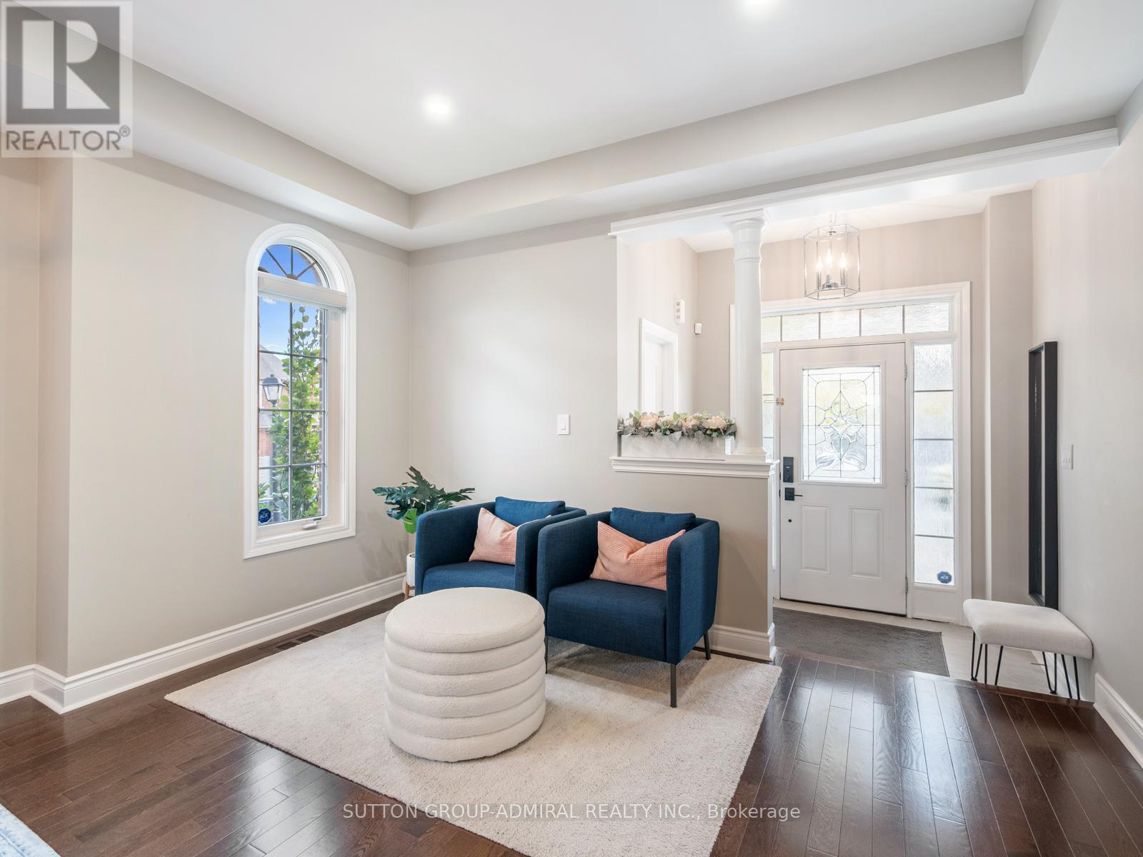 1057 Warby Trail, Newmarket, Ontario  L3X 3H6 - Photo 6 - N12431563