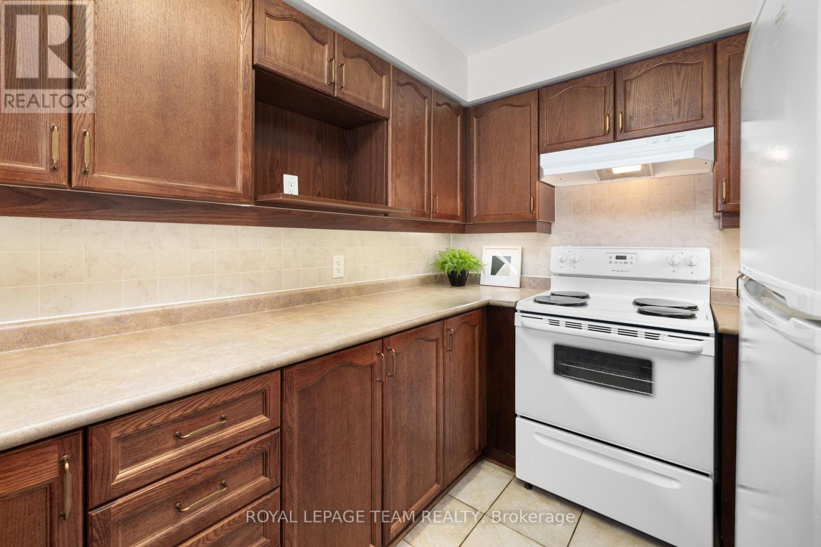 901 - 120 Grant Carman Drive, Ottawa, Ontario  K2E 1C8 - Photo 7 - X12431609