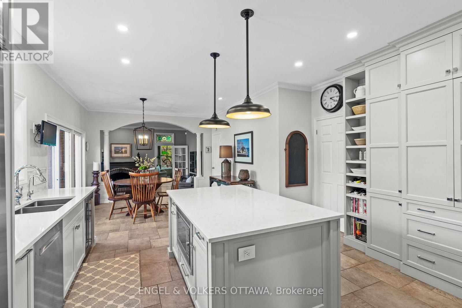 5557 Pettapiece Crescent, Ottawa, Ontario  K4M 1C5 - Photo 17 - X12431646