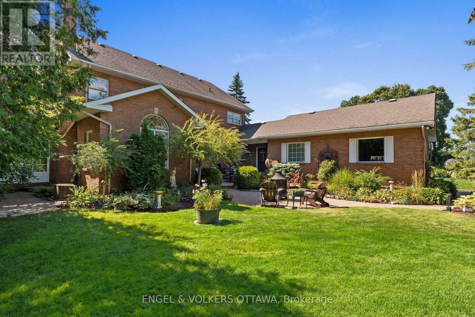 5557 Pettapiece Crescent, Ottawa, Ontario  K4M 1C5 - Photo 43 - X12431646