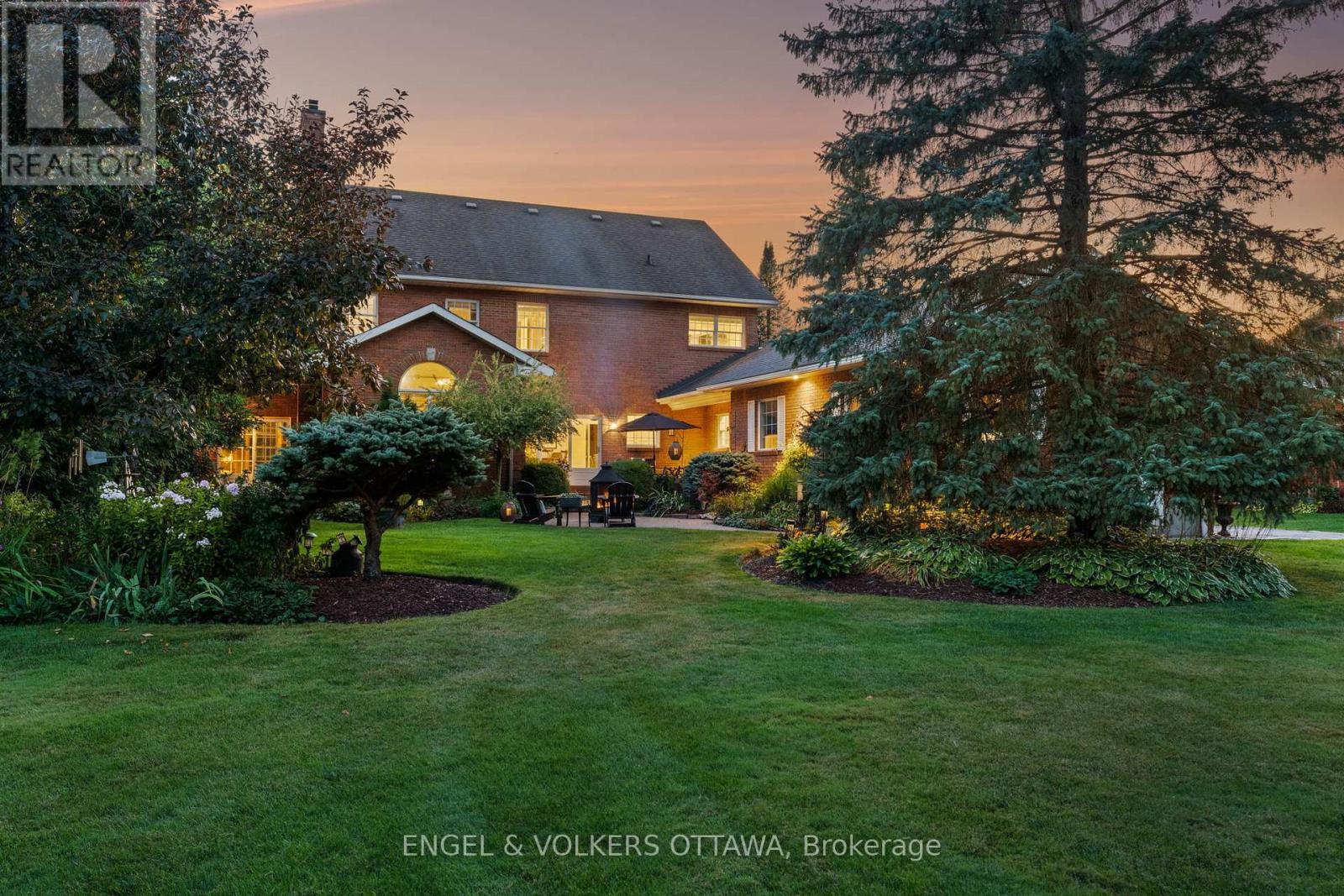 5557 Pettapiece Crescent, Ottawa, Ontario  K4M 1C5 - Photo 47 - X12431646