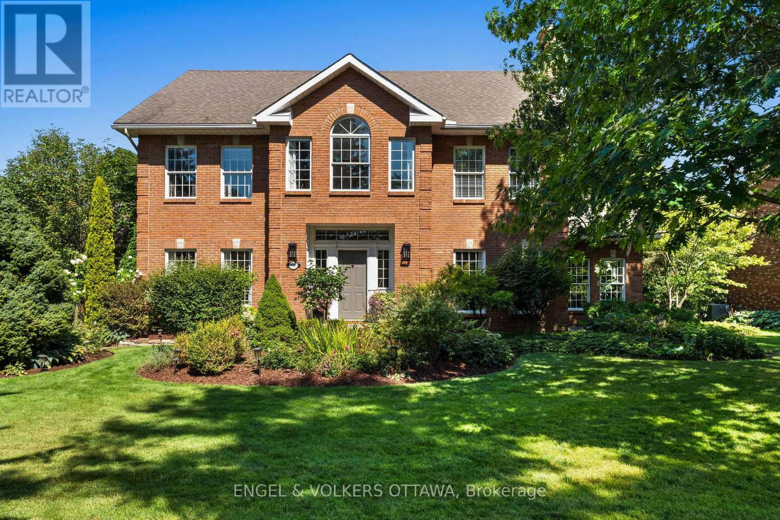 5557 Pettapiece Crescent, Ottawa, Ontario  K4M 1C5 - Photo 5 - X12431646