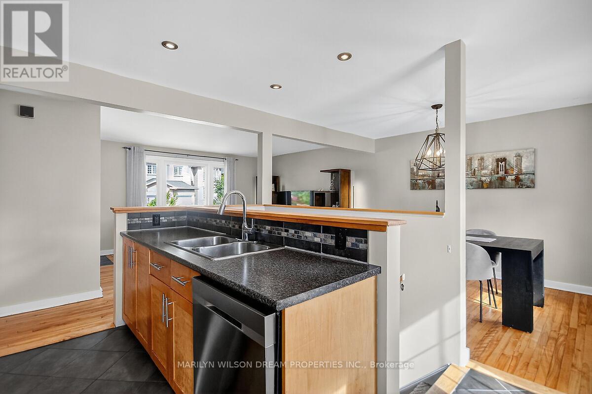 1914 Rosebella Avenue, Ottawa, Ontario  K1T 1G7 - Photo 15 - X12431649