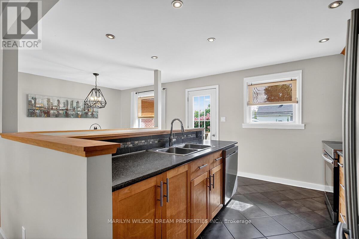 1914 Rosebella Avenue, Ottawa, Ontario  K1T 1G7 - Photo 16 - X12431649