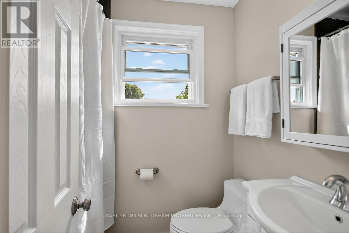 1914 Rosebella Avenue, Ottawa, Ontario  K1T 1G7 - Photo 28 - X12431649