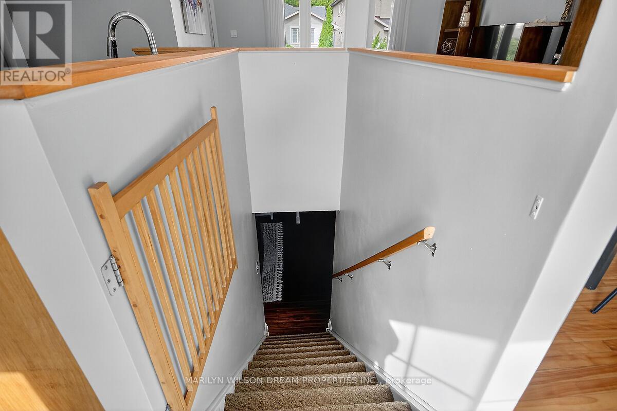 1914 Rosebella Avenue, Ottawa, Ontario  K1T 1G7 - Photo 33 - X12431649