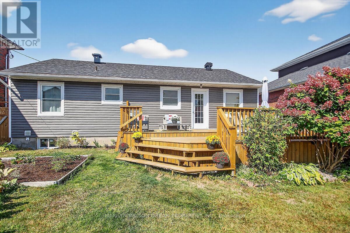 1914 Rosebella Avenue, Ottawa, Ontario  K1T 1G7 - Photo 41 - X12431649