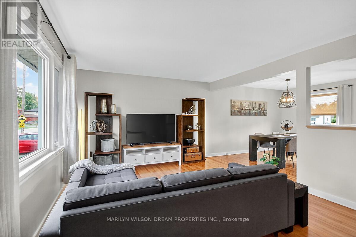 1914 Rosebella Avenue, Ottawa, Ontario  K1T 1G7 - Photo 6 - X12431649