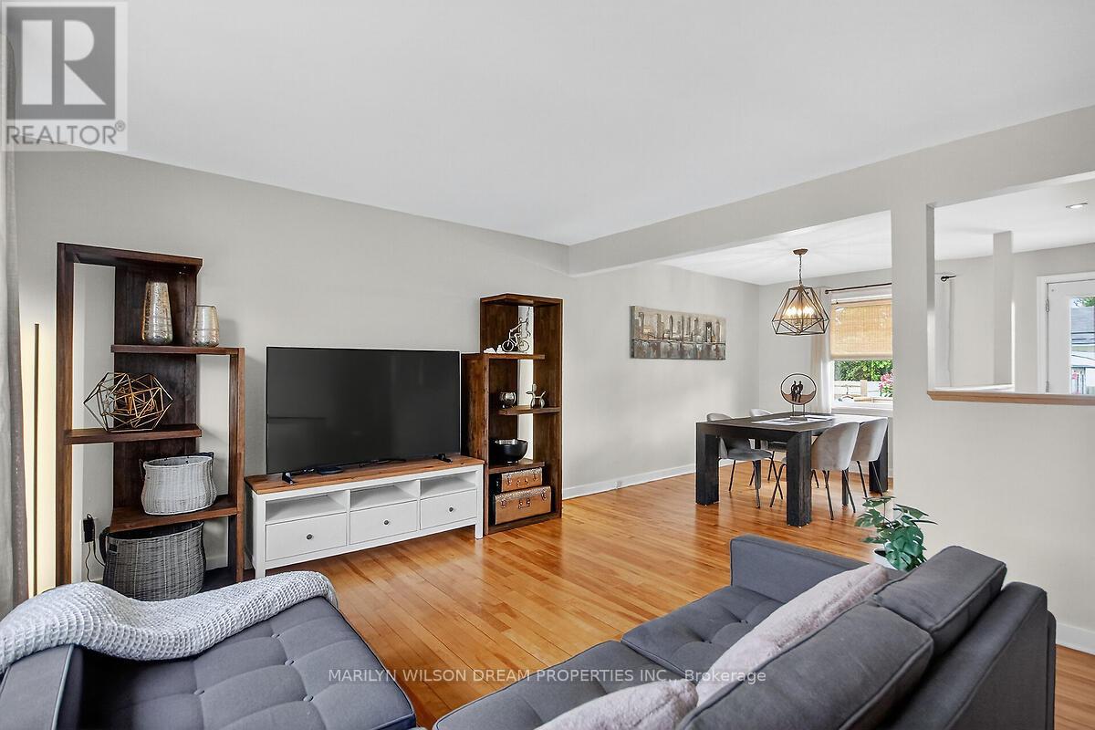 1914 Rosebella Avenue, Ottawa, Ontario  K1T 1G7 - Photo 7 - X12431649