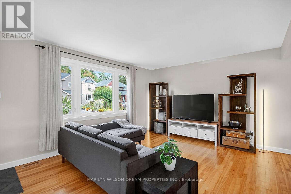 1914 Rosebella Avenue, Ottawa, Ontario  K1T 1G7 - Photo 8 - X12431649