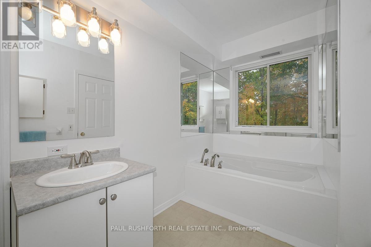112 Robson Court, Ottawa, Ontario  K2K 2W1 - Photo 15 - X12431709