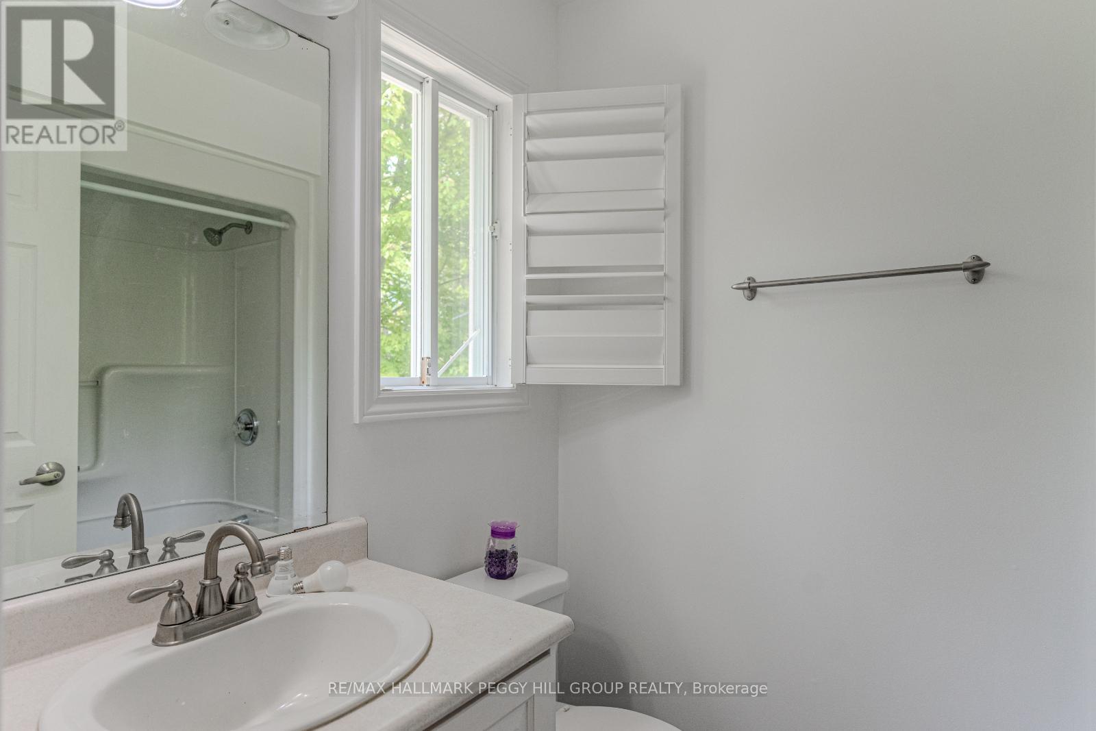 Upper - 32 54th Street S, Wasaga Beach, Ontario  L9Z 1W9 - Photo 8 - S12431523