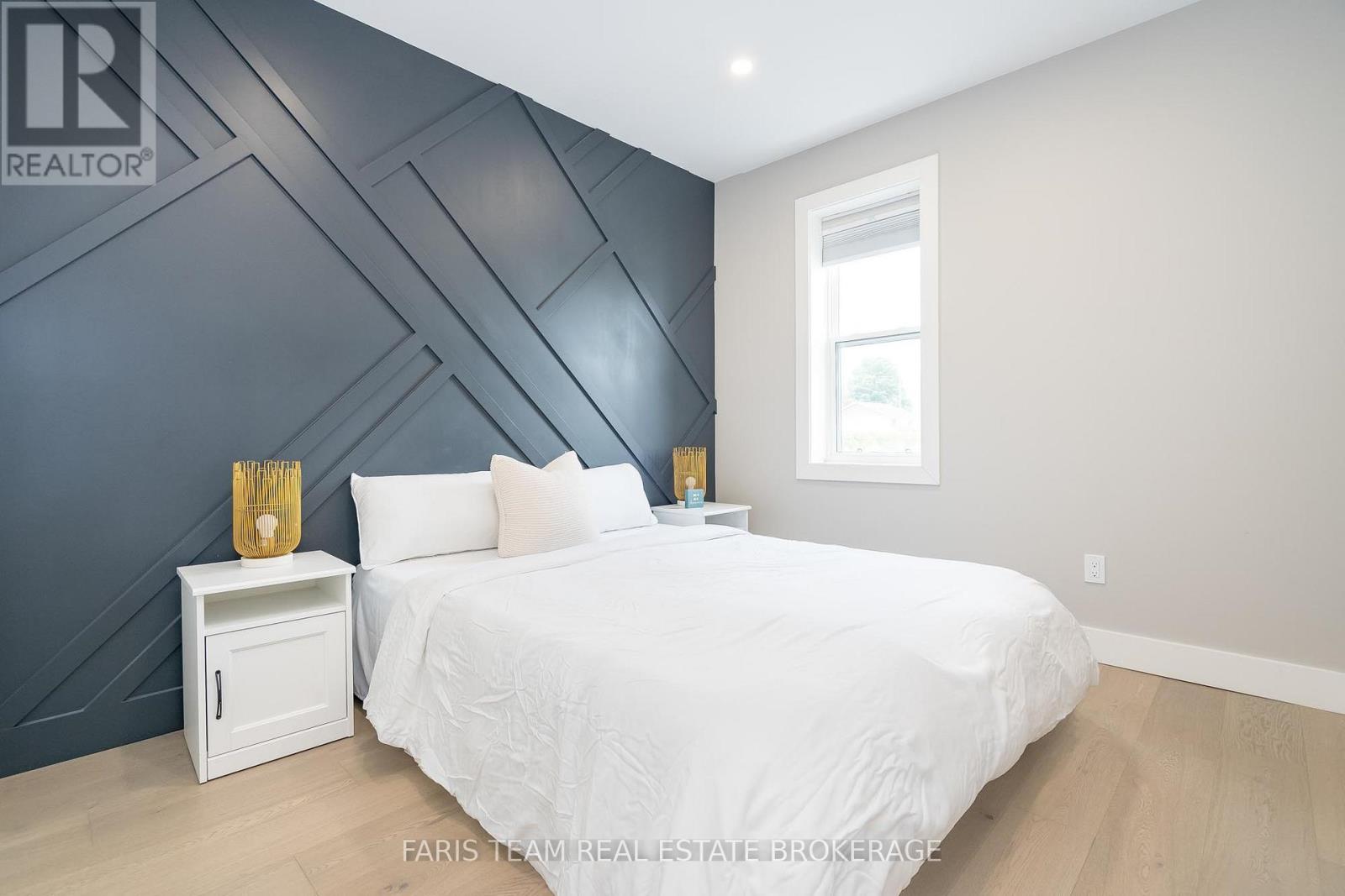 102 Main Street, Penetanguishene, Ontario  L9M 1T5 - Photo 35 - S12431550
