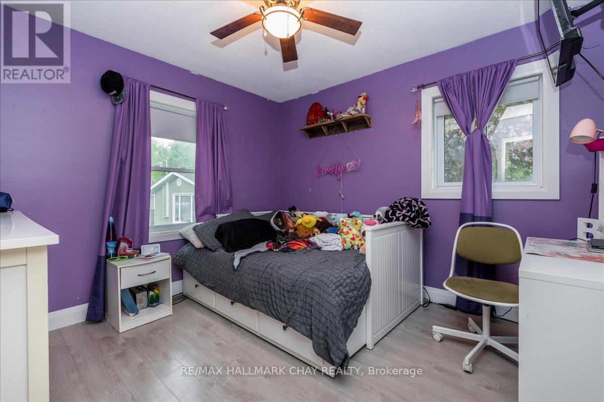 4049 Bayview Avenue, Ramara, Ontario  L3V 6H7 - Photo 12 - S12431559