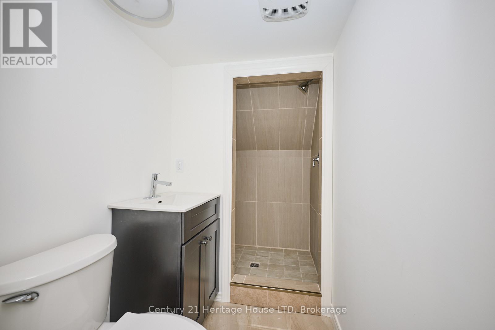 17 Biggar Road, Thorold (Port Robinson), Ontario  L0S 1K0 - Photo 36 - X12431627