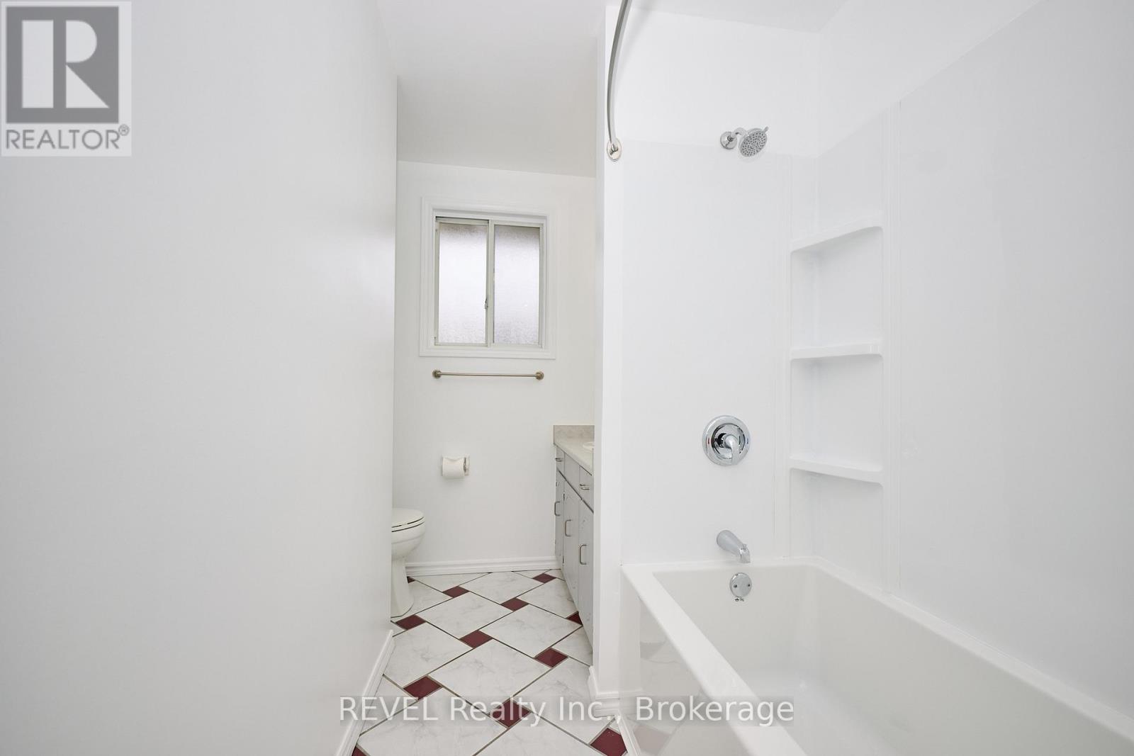 6237 Monterey Avenue, Niagara Falls (West Wood), Ontario  L2H 2A5 - Photo 10 - X12431637