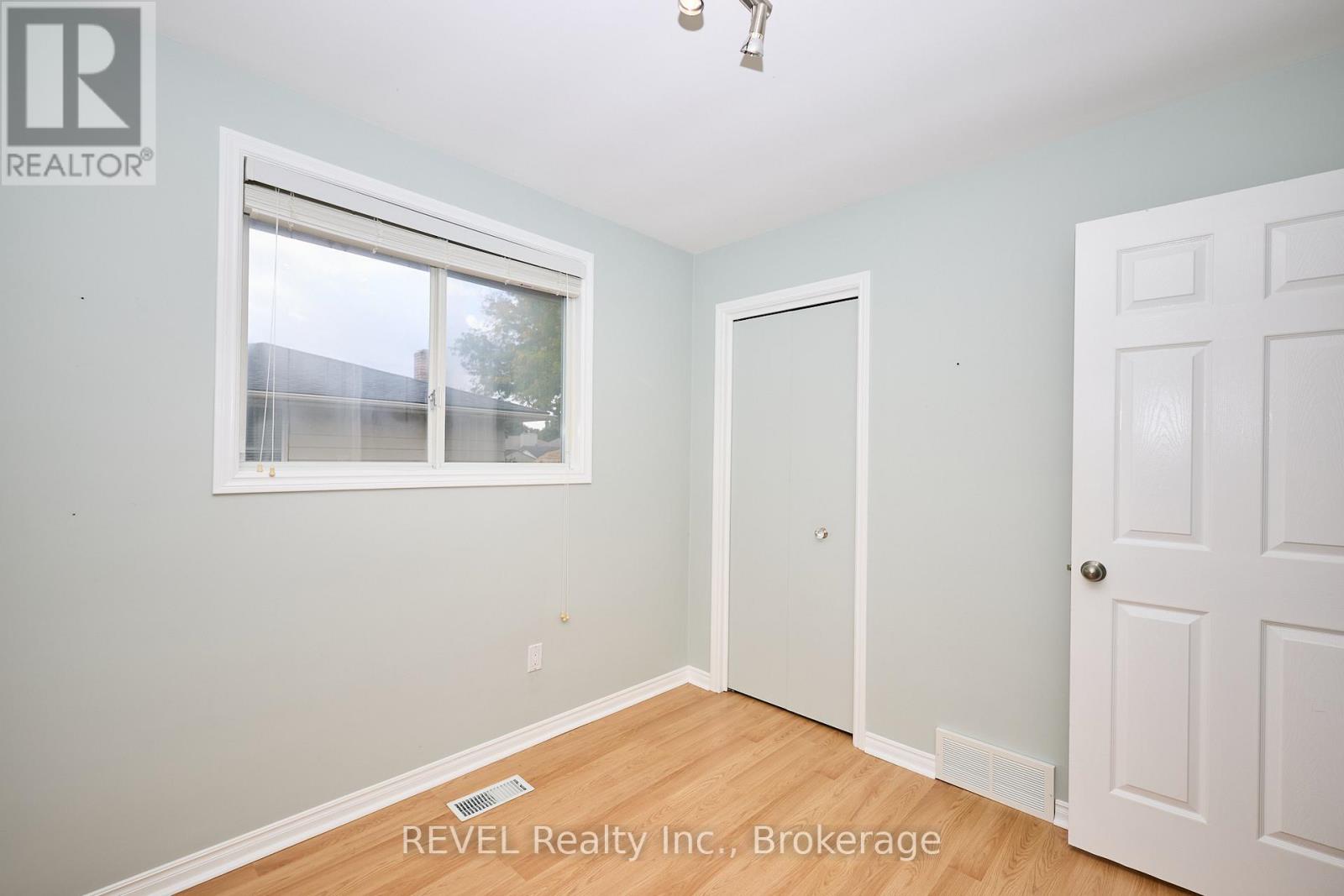 6237 Monterey Avenue, Niagara Falls (West Wood), Ontario  L2H 2A5 - Photo 14 - X12431637