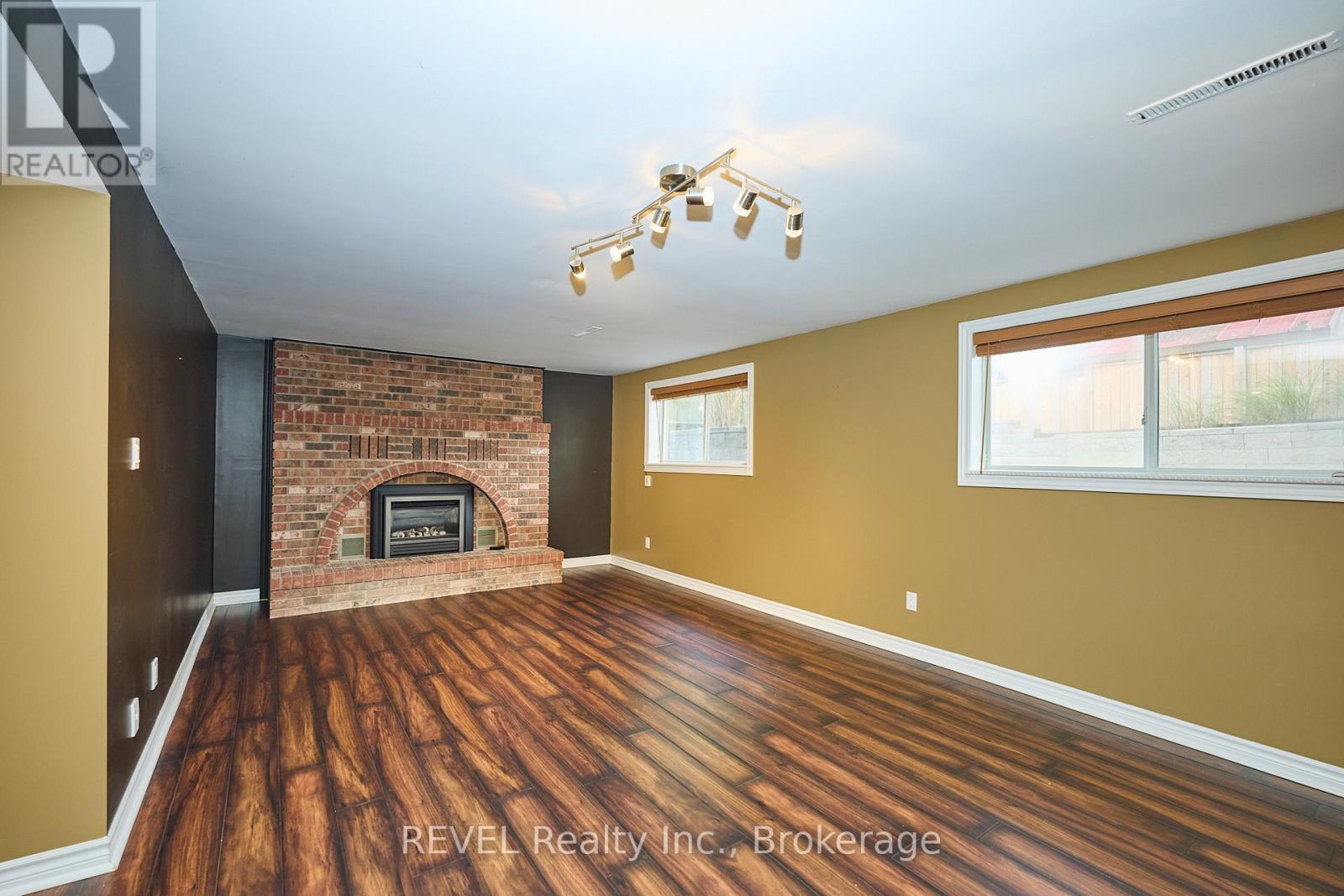 6237 Monterey Avenue, Niagara Falls (West Wood), Ontario  L2H 2A5 - Photo 16 - X12431637