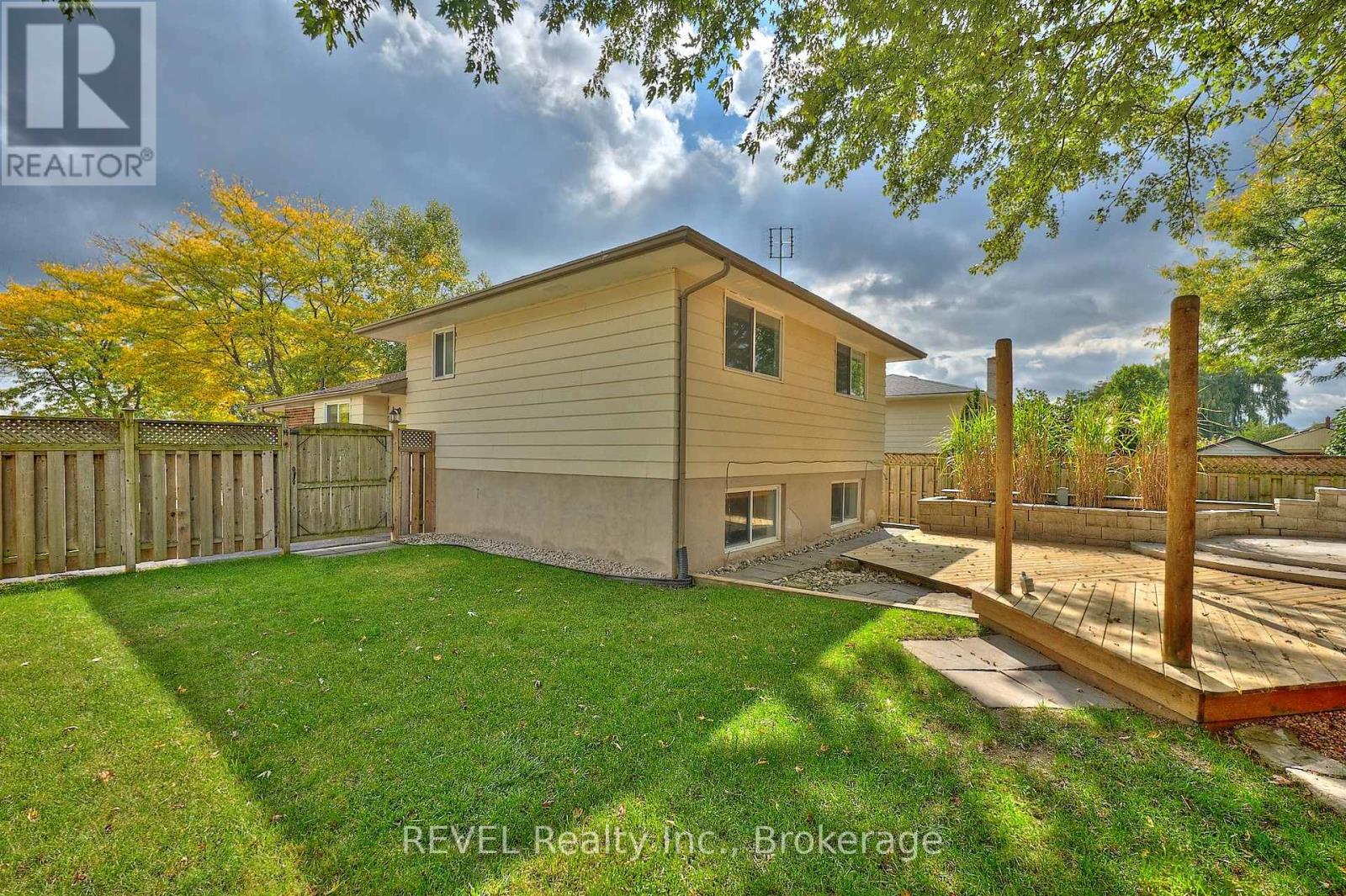 6237 Monterey Avenue, Niagara Falls (West Wood), Ontario  L2H 2A5 - Photo 27 - X12431637