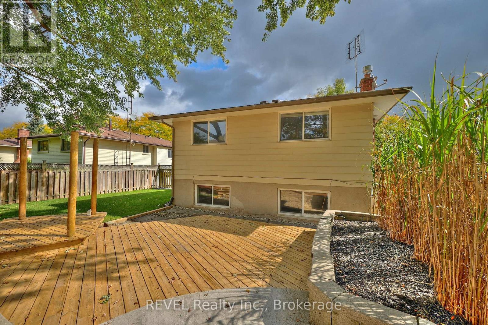 6237 Monterey Avenue, Niagara Falls (West Wood), Ontario  L2H 2A5 - Photo 30 - X12431637