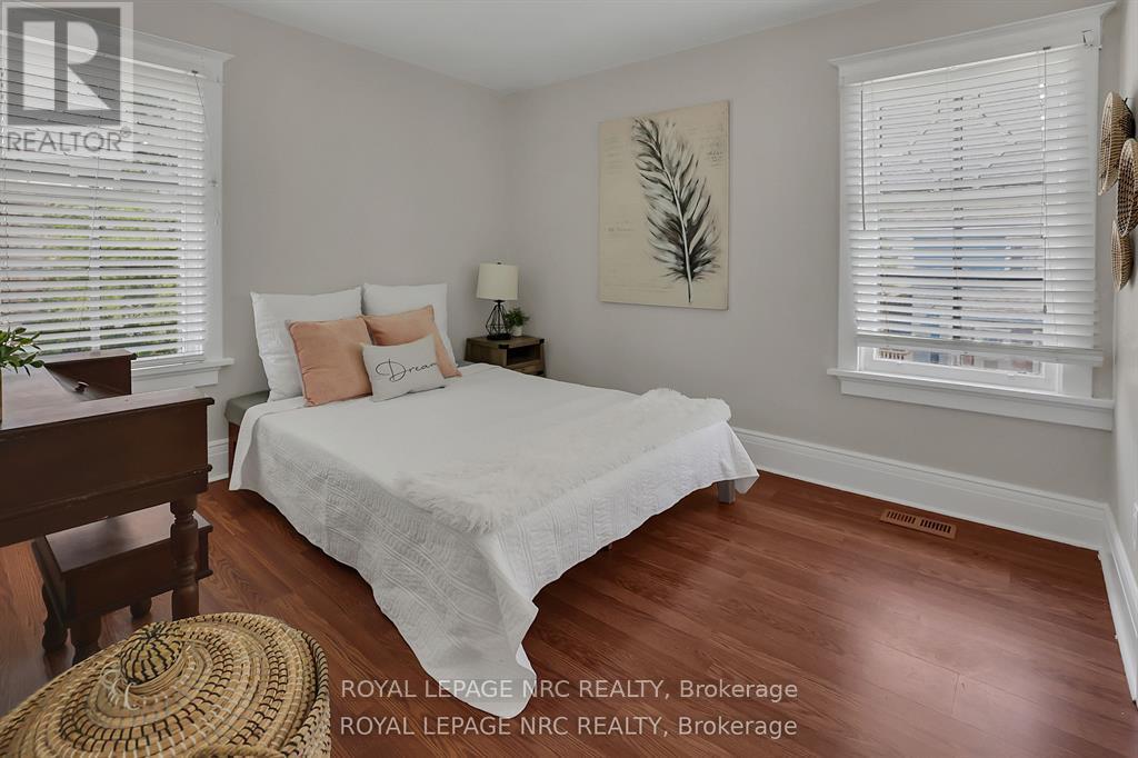 61 Thomas Street, St. Catharines (Downtown), Ontario  L2R 6L8 - Photo 12 - X12431714