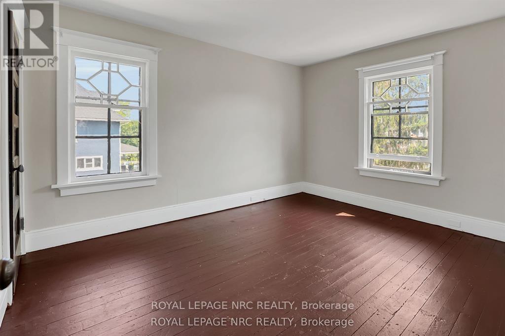61 Thomas Street, St. Catharines (Downtown), Ontario  L2R 6L8 - Photo 15 - X12431714