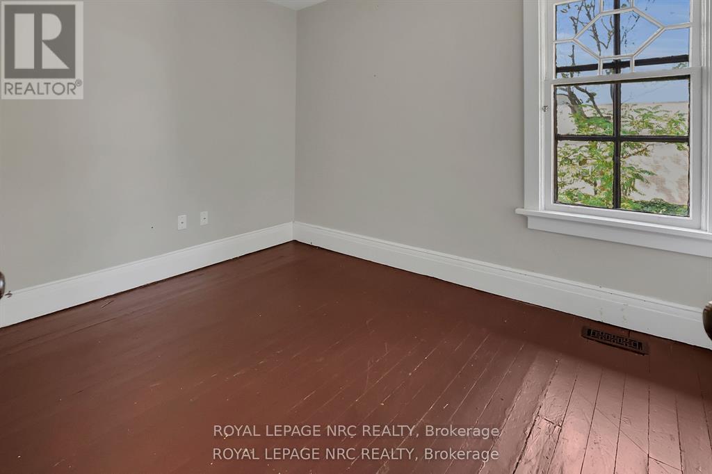 61 Thomas Street, St. Catharines (Downtown), Ontario  L2R 6L8 - Photo 16 - X12431714