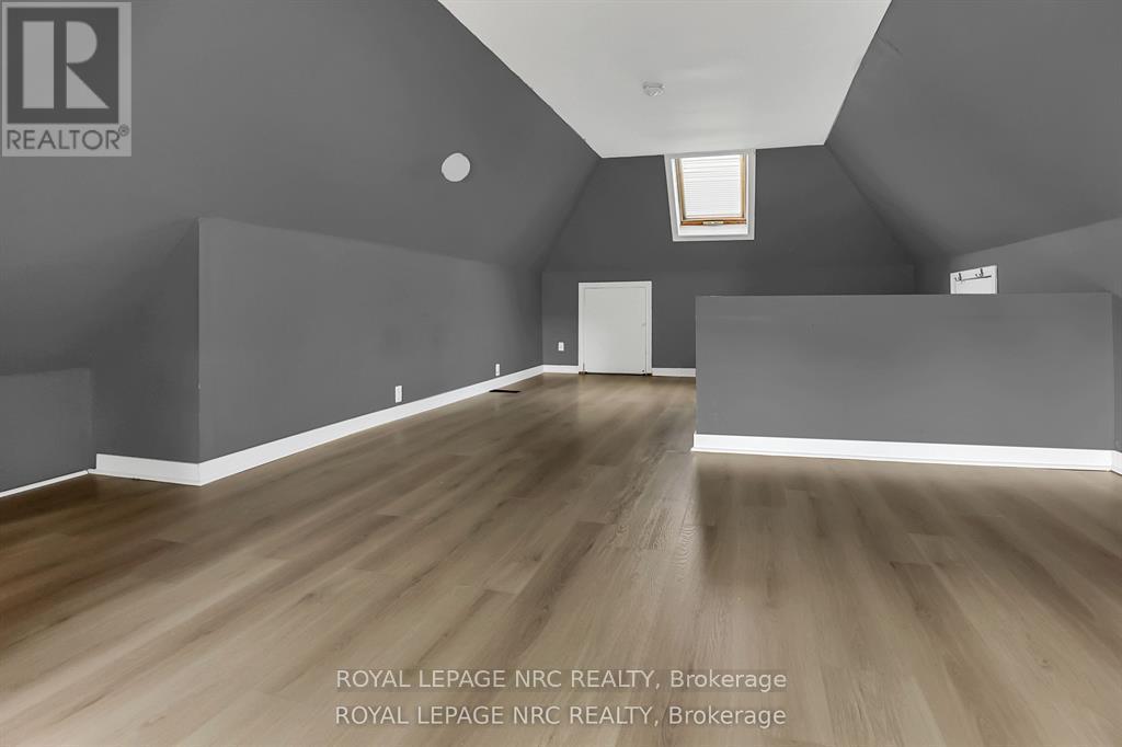 61 Thomas Street, St. Catharines (Downtown), Ontario  L2R 6L8 - Photo 20 - X12431714