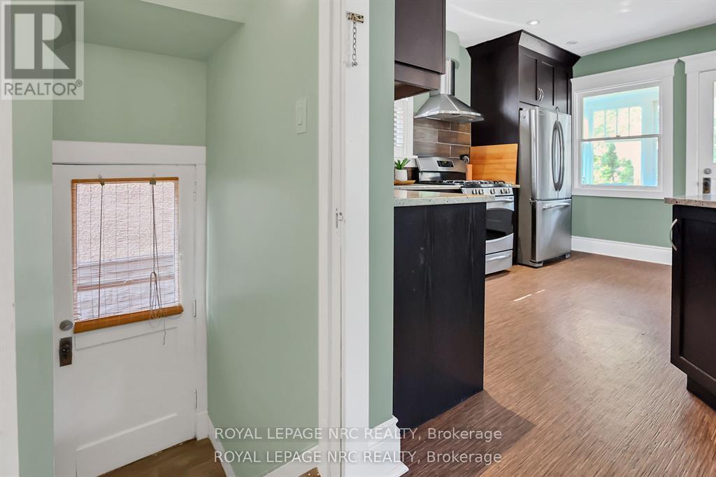 61 Thomas Street, St. Catharines (Downtown), Ontario  L2R 6L8 - Photo 21 - X12431714