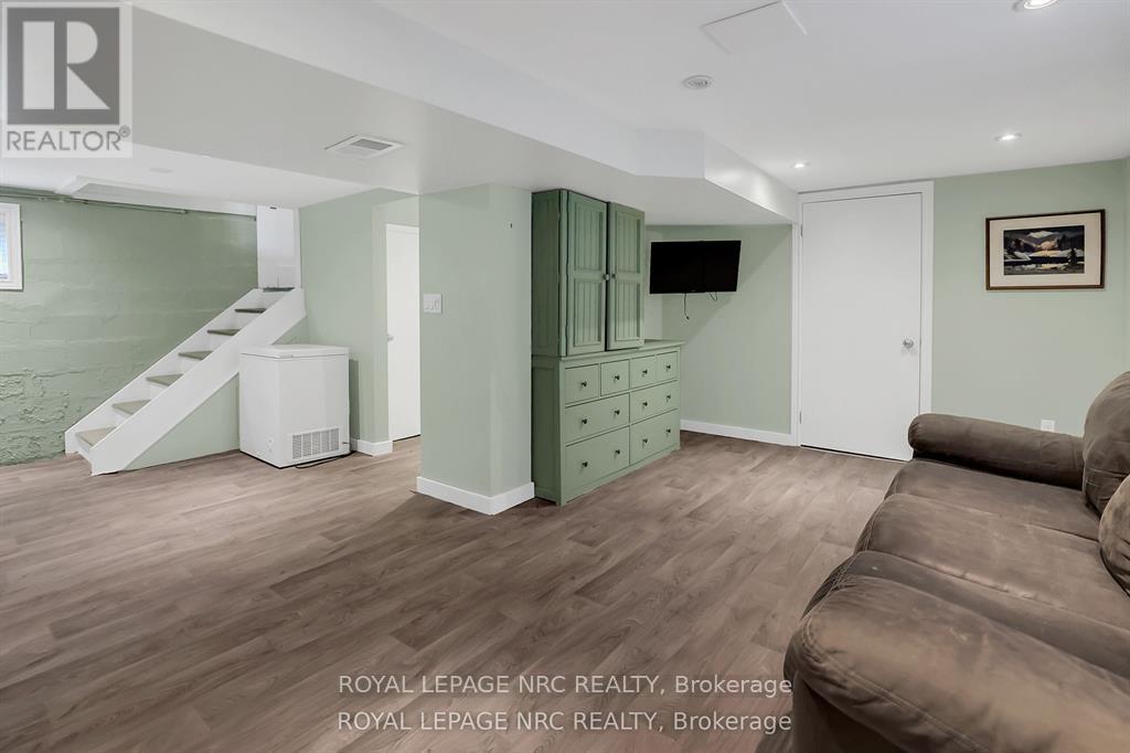 61 Thomas Street, St. Catharines (Downtown), Ontario  L2R 6L8 - Photo 23 - X12431714