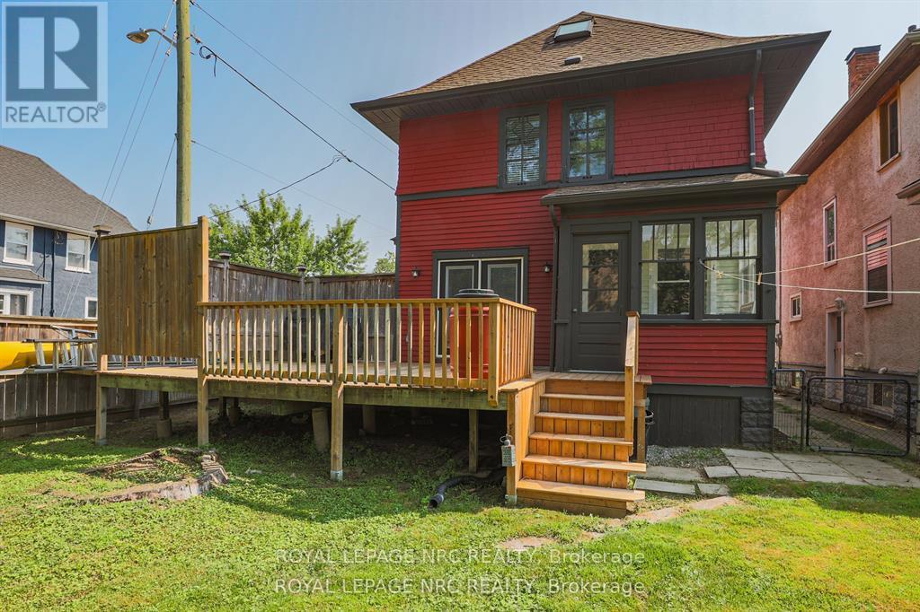 61 Thomas Street, St. Catharines (Downtown), Ontario  L2R 6L8 - Photo 28 - X12431714