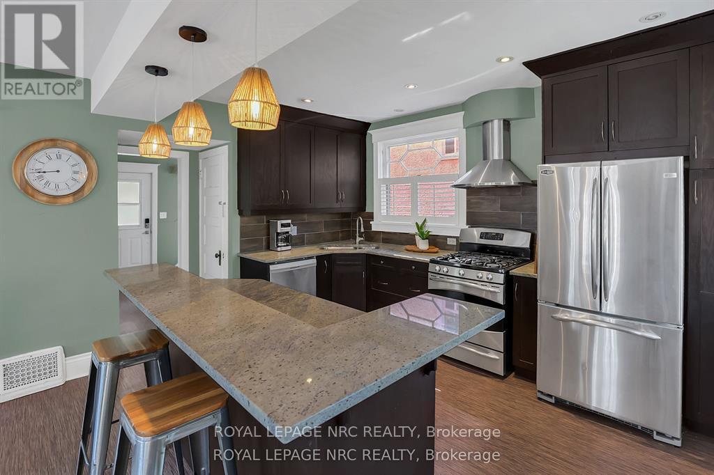 61 Thomas Street, St. Catharines (Downtown), Ontario  L2R 6L8 - Photo 8 - X12431714