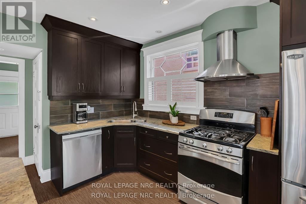 61 Thomas Street, St. Catharines (Downtown), Ontario  L2R 6L8 - Photo 9 - X12431714