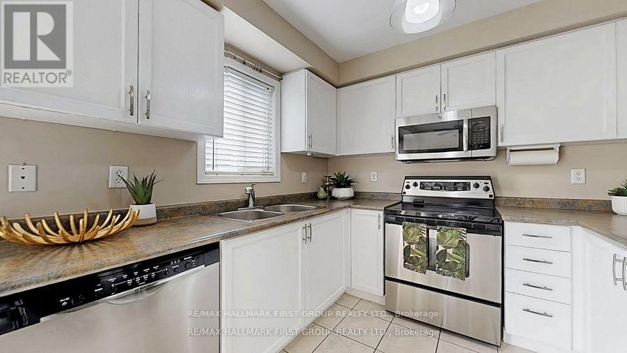 39 Robideau Place, Whitby, Ontario  L1R 3G6 - Photo 12 - E12431632