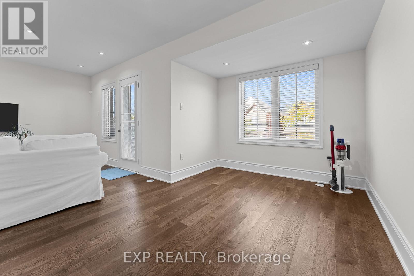 292 Reis Place, Milton, Ontario  L9E 0A9 - Photo 15 - W12431530