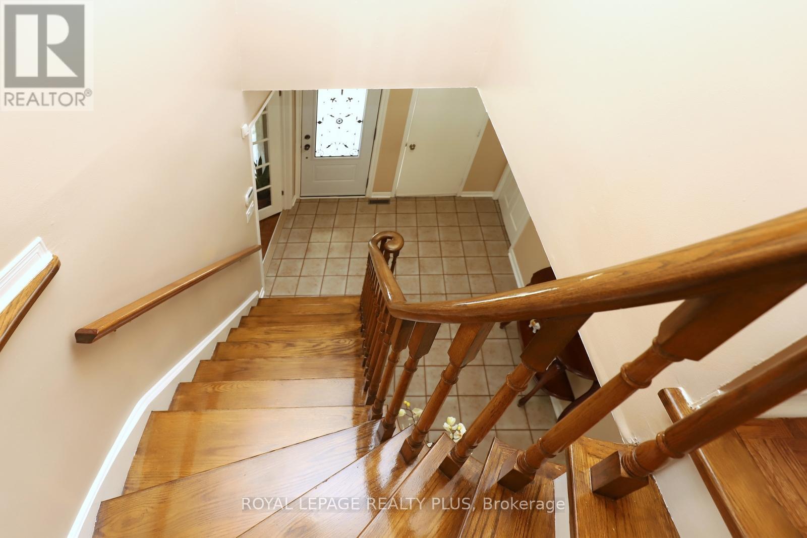 1086 Hedge Drive, Mississauga, Ontario  L4Y 1G2 - Photo 22 - W12431541