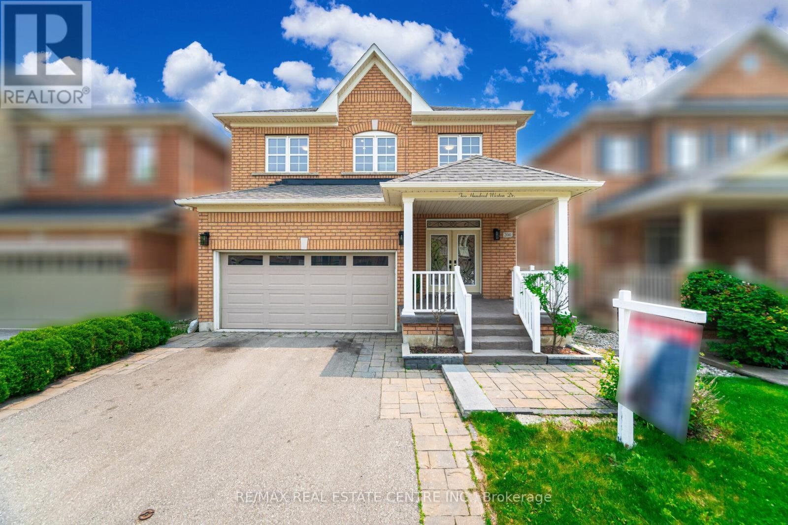 200 Weston Drive, Milton, Ontario  L9T 0V1 - Photo 2 - W12431564