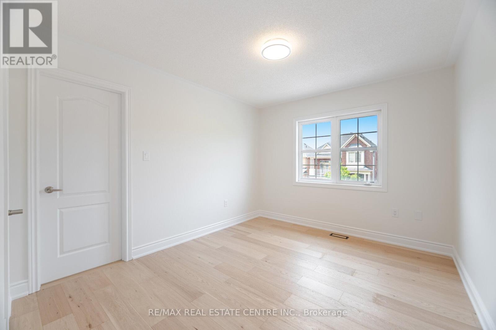 200 Weston Drive, Milton, Ontario  L9T 0V1 - Photo 36 - W12431564