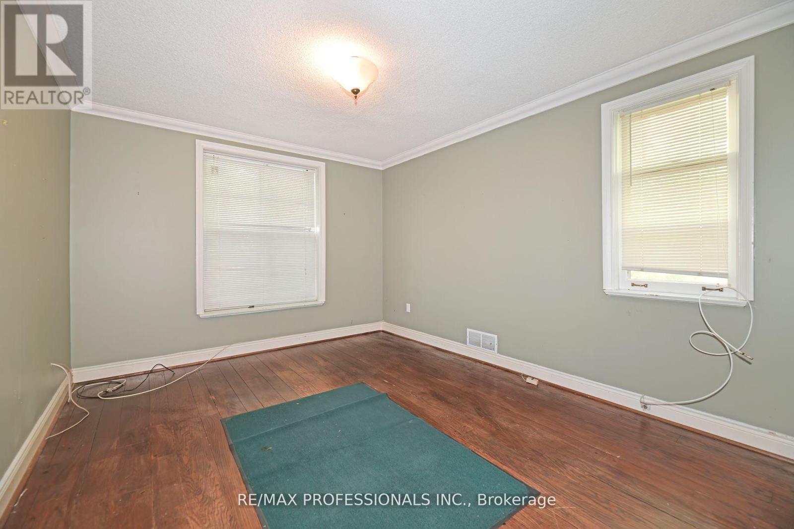 1161 Royal York Road, Toronto, Ontario  M9A 4B2 - Photo 11 - W12431569