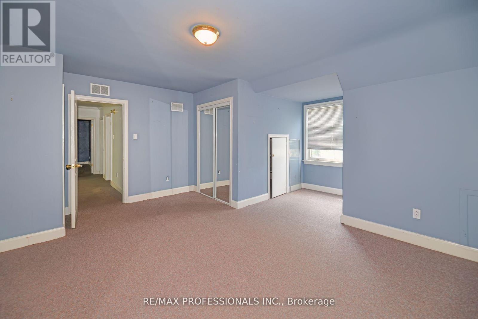 1161 Royal York Road, Toronto, Ontario  M9A 4B2 - Photo 15 - W12431569