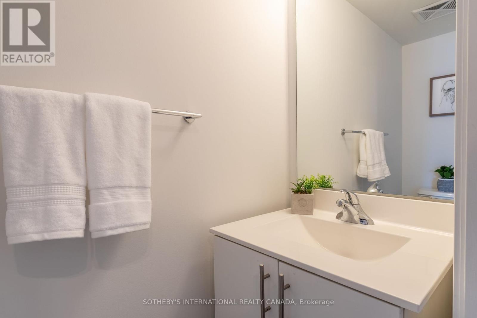 706 - 155 Legion Road, Toronto, Ontario  M8Y 0A7 - Photo 3 - W12431571